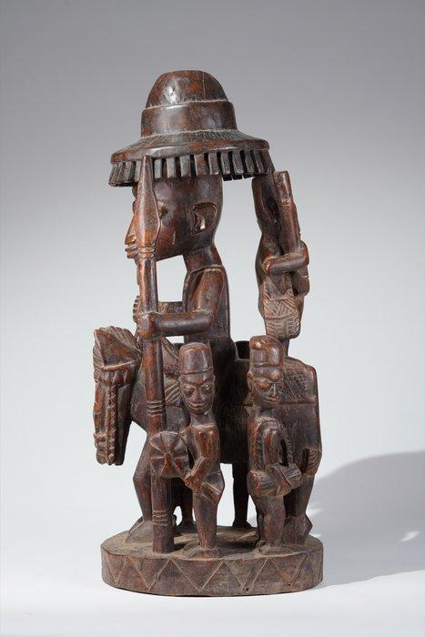 Een houten beeldhouwwerk - Yoruba - Nigeria (Zonder, Antiek en Kunst, Kunst | Niet-Westerse kunst