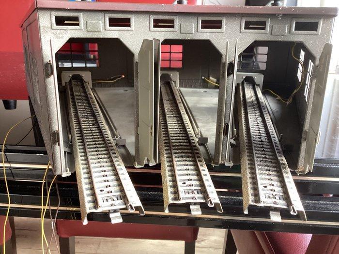 Märklin H0 - 7028 - Modeltreingebouwen (1) - Ronde locloods, Hobby & Loisirs créatifs, Trains miniatures | HO