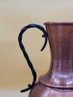 Große Bodenvase / Krug – Hammerschlag-Kupfer mit, Antiek en Kunst