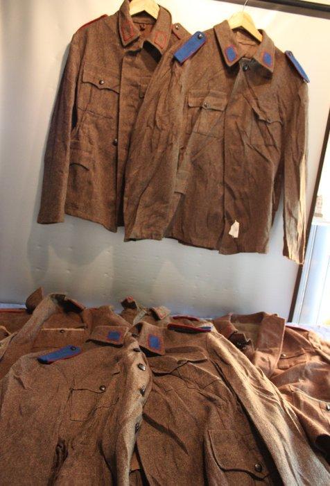Bulgarie - 6 vestes Bulgarie - Équipement militaire, Verzamelen, Militaria | Algemeen