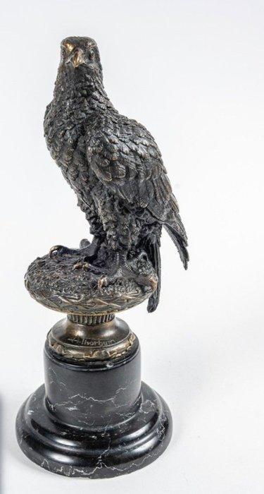 Beeld, Bronze animalier après Archibald Thorburn, rapace sur, Antiek en Kunst, Curiosa en Brocante