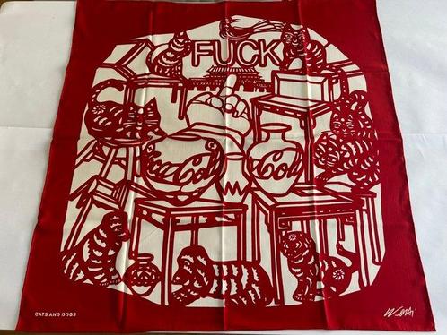 Ai Weiwei (1957) - ADIDAS - The Silk Scarf ‘Cats and Dogs’ -, Antiek en Kunst, Antiek | Overige Antiek