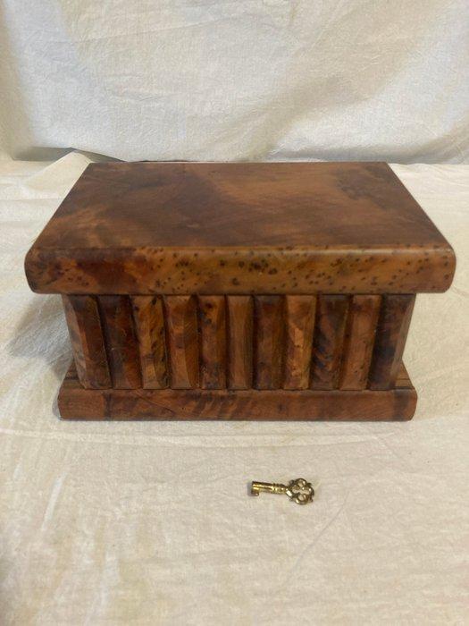 Doos - Onvoorstelbare doos met geheime lade puzzel - Loupe, Antiek en Kunst, Curiosa en Brocante