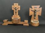 Kruis - Hout, Koper, 2 houten Crucifix gemaakt door GLV in