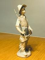 Lladró - Salvador Furiò - sculptuur, Going Fishing - 22 cm -