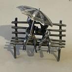 Doos - .800 zilver - een verliefd stel op een bankje, Antiek en Kunst