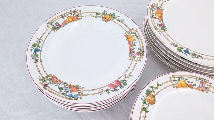 Villeroy & Boch - Tafelservies voor 6 (18) - Porselein -, Antiek en Kunst, Antiek | Meubels | Tafels