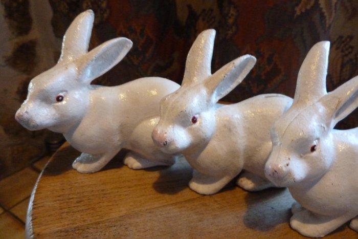 Spaarpot (3) - bron - lapins en fonte, Antiek en Kunst, Curiosa en Brocante