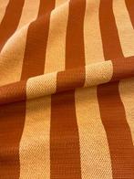 Weefsel met gevlochten structuur, gemaakt in Italië, met een, Antiquités & Art