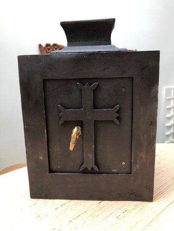 Kist - IJzer - Kerk kluis offerblok