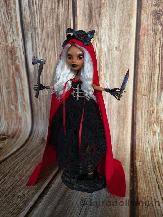 Mattel - Pop Clawdeen Wolf | Wolf Hunter | OOAK Custom, Antiquités & Art, Antiquités | Jouets