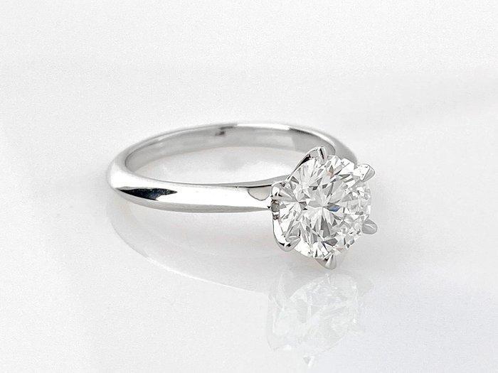 Zonder Minimumprijs - Ring Platina - 1.57ct. tw. Diamant, Handtassen en Accessoires, Ringen