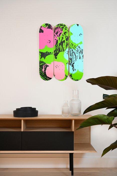 Andy Warhol (after) x The Skateroom - Flowers - Green/Pink, Antiek en Kunst, Kunst | Schilderijen | Modern