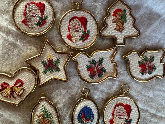 Stichting Epric: kerstornamenten met borduursels - Figuur, Diversen, Kerst