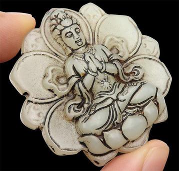 Lumière de Compassion – Amulette de Guanyin sur Lotus