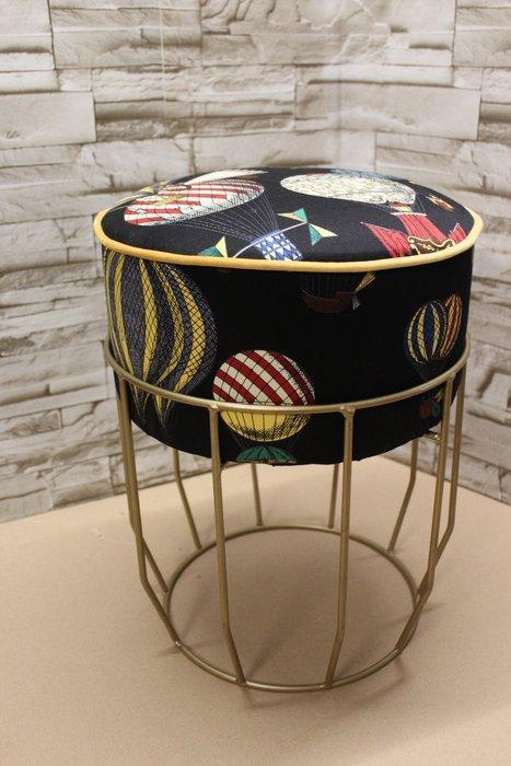 Pouf - Repose-pieds avec tissu Montgolfières Fornasetti -, Antiek en Kunst, Antiek | Meubels | Stoelen en Sofa's