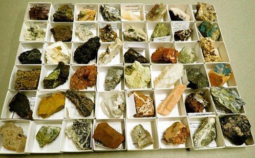 Mineralencollectie - Hoogte: 28.5 cm - Breedte: 19 cm- 3616, Verzamelen, Mineralen en Fossielen