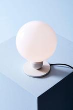 Herstal - Lampe de table (2) - Atom - Opal / Blanc - Verre,