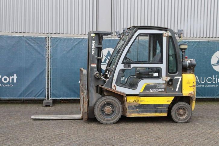 Veiling: Heftruck Nissan 25 Diesel 2500kg, Articles professionnels, Machines & Construction | Chariots élévateurs & Transport interne