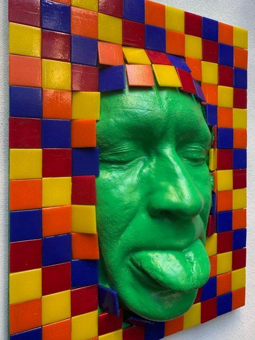 gregos - Green mockery behind colored tiles, Antiek en Kunst, Kunst | Schilderijen | Modern