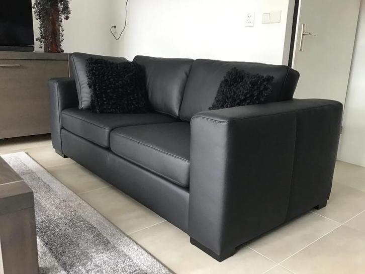 Leren 2.5-zits bank leren kussen en houten poten - zwart, Antiek en Kunst, Antiek | Meubels | Stoelen en Sofa's, Ophalen of Verzenden