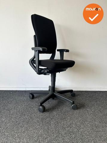 Ahrend 230 - Hoge rug  - Zwart stoffering - Zwart voetkruis beschikbaar voor biedingen