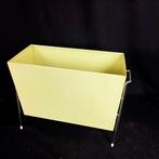 Tijdschriftenhouder - Gelakt staal in verchroomd buizenframe