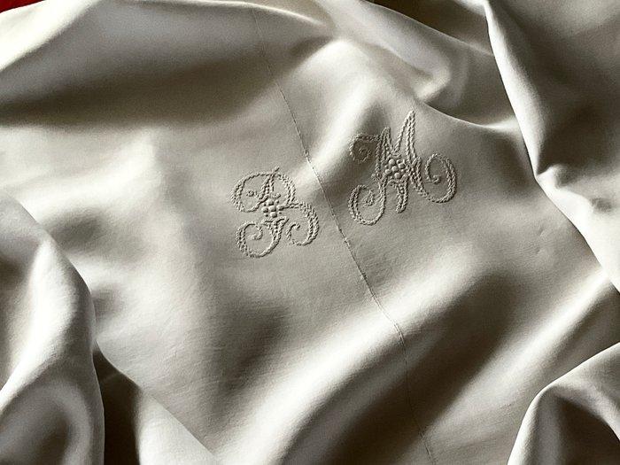 Linnen beddengoed uit de laat 19e eeuw met initialen B.M. -, Antiquités & Art, Tapis & Textile