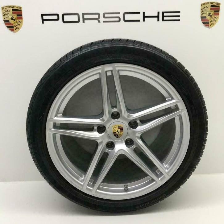 Porsche 991.2 2S/4S ORIGINELE 19inch met winterbanden (8MM), Auto-onderdelen, Banden en Velgen, 19 inch, Winterbanden, 295 mm
