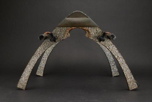 Ox Saddle with Mother-of-Pearl Inlay – Traditional Japanese, Antiek en Kunst, Antiek | Overige Antiek