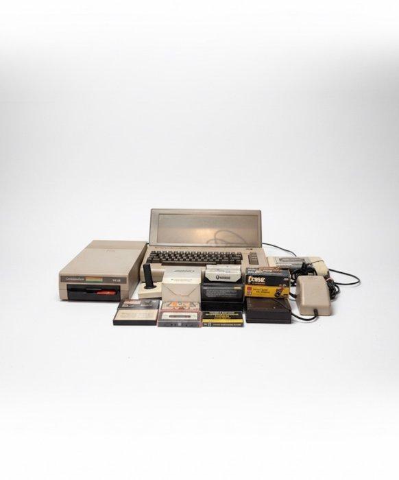 Commodore 64 with 1541 floppy drive, cassette recorder and, Games en Spelcomputers, Spelcomputers | Overige Accessoires