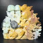 Handgesneden aragoniet oceaanscène met vissen , schildpad,