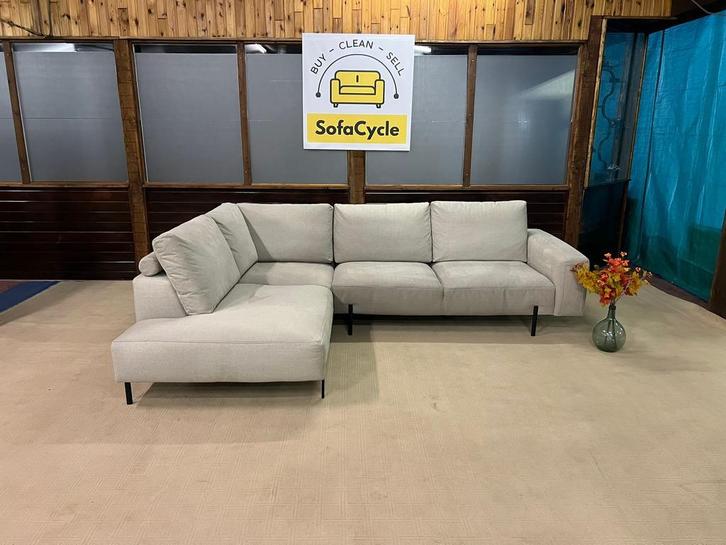 Stijlvolle  hoekzetel in topstaat met strak metalen pootjes, Huis en Inrichting, Zetels | Complete zithoeken, Nieuw, Ophalen of Verzenden