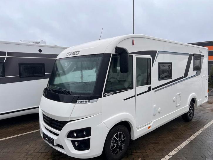 Itineo Family Compact CJ660 als nieuw met twinbedden 16688, Caravans en Kamperen, Mobilhomes, Cassettetoilet, Handgeschakeld, L-zit