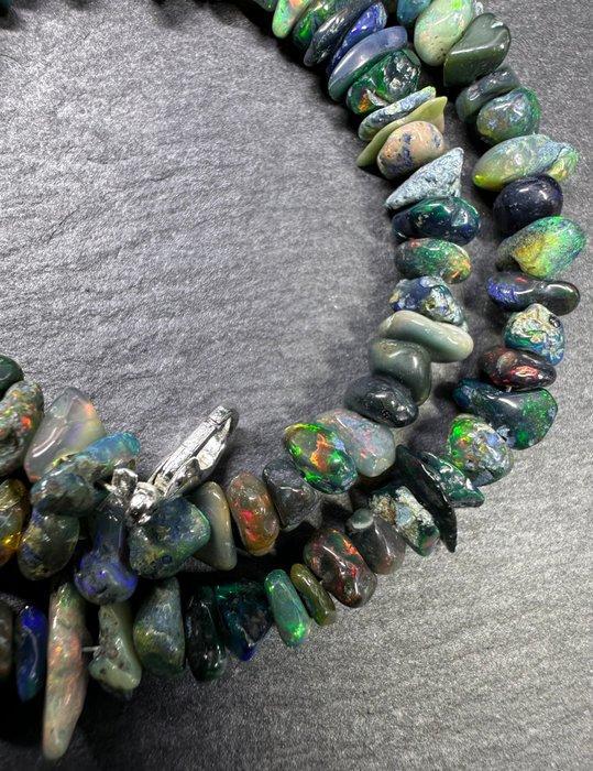 90ct Opaal Ketting Semi-gepolijst- 18 g, Verzamelen, Mineralen en Fossielen