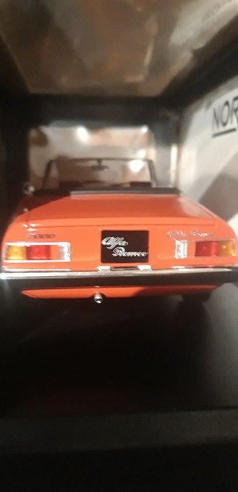 Norev 1:18 - Modelauto - Alfa Romeo 2000 Spider 1978 - met, Hobby & Loisirs créatifs, Voitures miniatures | 1:5 à 1:12