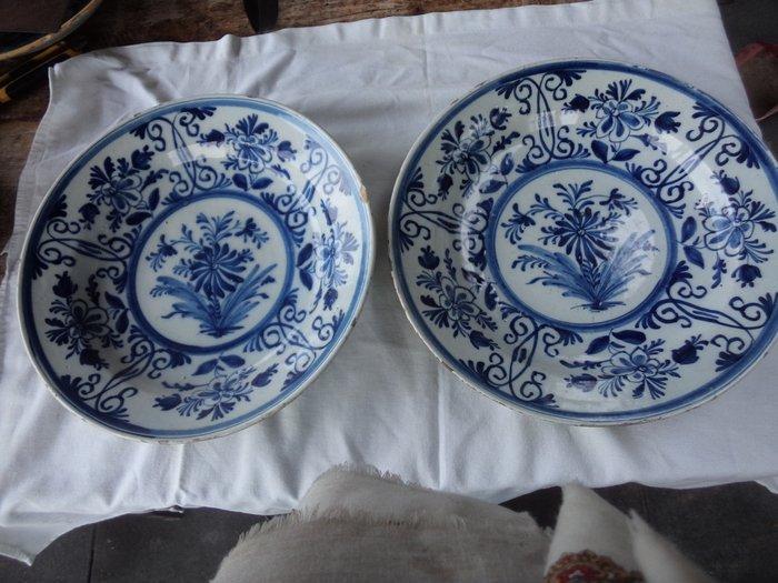 Schotel (2) - Aardewerk - 2 zeer grote Delft schote, Antiek en Kunst, Antiek | Glaswerk en Kristal