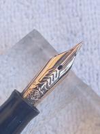 omas extra vintage celluloide - 556/F - Vulpen, Verzamelen, Pennenverzamelingen, Nieuw
