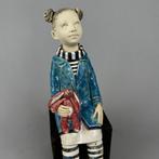 Ida - The girl with her bunny- hand made, Antiek en Kunst