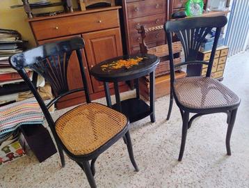 Middentafel (2) - Polychroom hout - Raffia stoelen