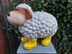 Beeld, funny lamb with yellow rain boots - 34 cm - polyresin