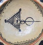 Serveerschaal Motief Fibula 23 cm BERBER KABYLE - Terracotta