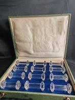 Baccarat - Porte couteau - verre moulé pressé