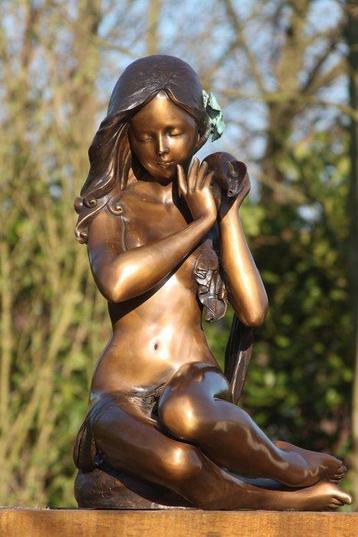 Fontaine - 2020 et après - femme hawaïenne