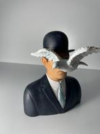 After René Magritte - Statue, LHomme au Chapeau Melon (met