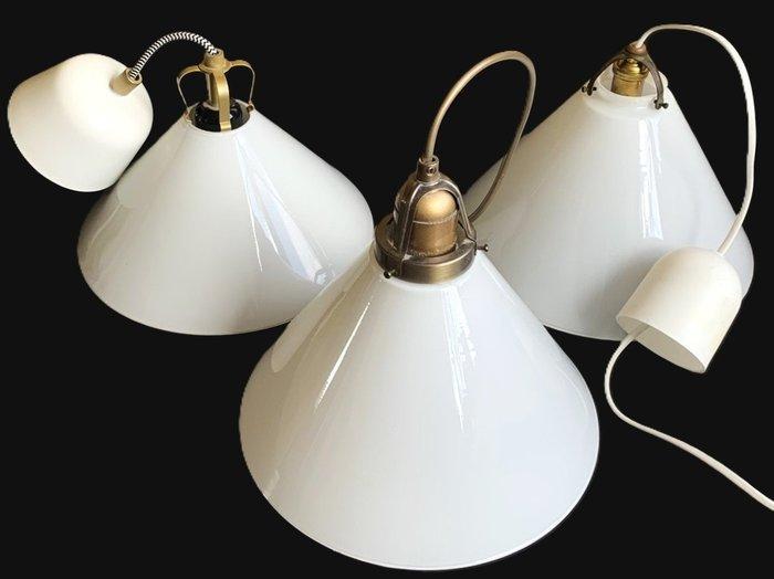 Lamp - Opaline glas en metaal - Drie hanglampen, Antiek en Kunst, Curiosa en Brocante