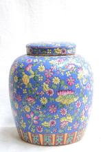 Vase avec couvercle - Porcelaine - millefleurs