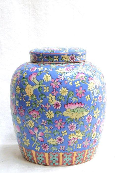 Vase avec couvercle - Porcelaine - millefleurs, Antiek en Kunst, Kunst | Designobjecten