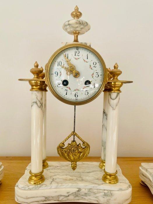 Klok en garnituur set - - Carrara marmer - 1850-1900, Antiek en Kunst, Antiek | Klokken
