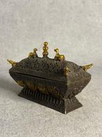 Ashtamangala’s wierookbrander - Brons - Tibet - Eind 20e